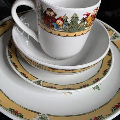 Gibson Snowman Frolic 16-Piece Stoneware Dinnerware Set - Boxed 4 Place Settings with Original Packaging