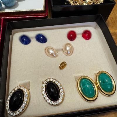 Sale Photo Thumbnail #337