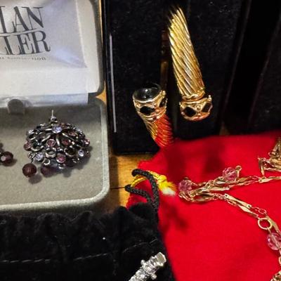 Sale Photo Thumbnail #346