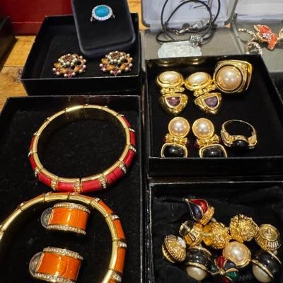 Sale Photo Thumbnail #353