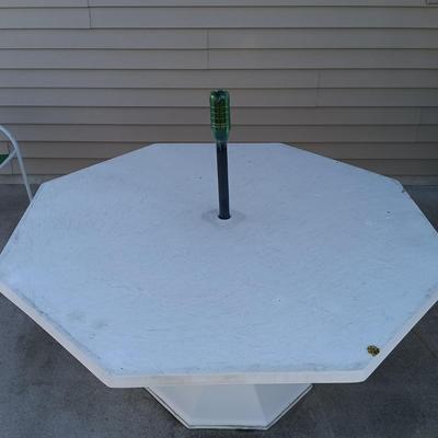 LOT 4: Plastic Octagonal Patio Table with Metal Chairs