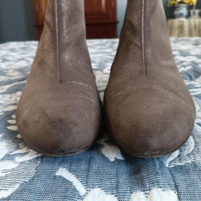 LOT 24: Shoe Collection Size 9 - Steve Madden, DKNY, Jennifer Lopez & More