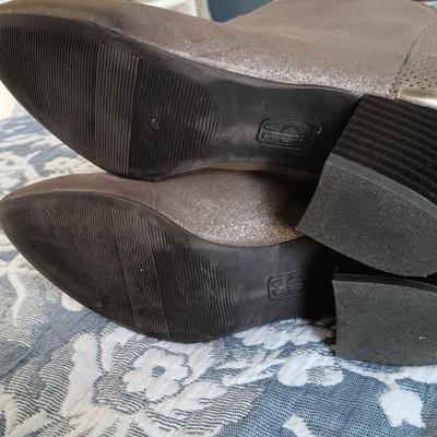 LOT 24: Shoe Collection Size 9 - Steve Madden, DKNY, Jennifer Lopez & More