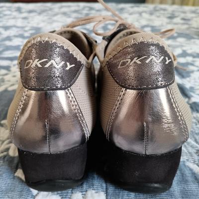 LOT 24: Shoe Collection Size 9 - Steve Madden, DKNY, Jennifer Lopez & More