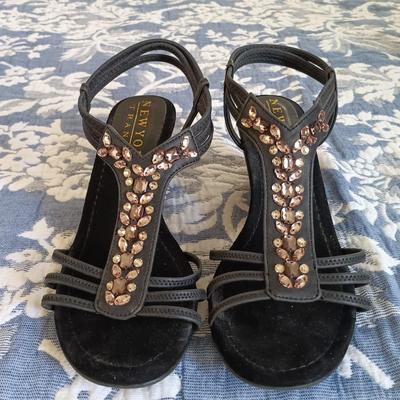 LOT 24: Shoe Collection Size 9 - Steve Madden, DKNY, Jennifer Lopez & More