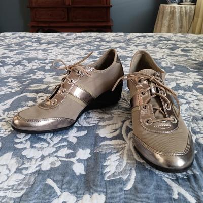 LOT 24: Shoe Collection Size 9 - Steve Madden, DKNY, Jennifer Lopez & More