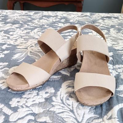 LOT 24: Shoe Collection Size 9 - Steve Madden, DKNY, Jennifer Lopez & More