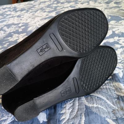 LOT 24: Shoe Collection Size 9 - Steve Madden, DKNY, Jennifer Lopez & More