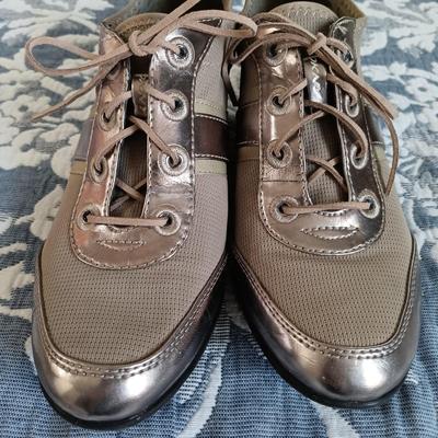 LOT 24: Shoe Collection Size 9 - Steve Madden, DKNY, Jennifer Lopez & More