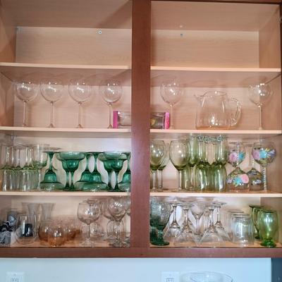 LOT 25: Large Collection of Glassware / Barware