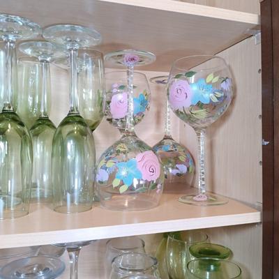 LOT 25: Large Collection of Glassware / Barware