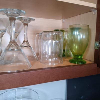 LOT 25: Large Collection of Glassware / Barware