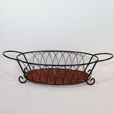 LOT 27: Temp-Tations Presentable Ovenware with Baskets