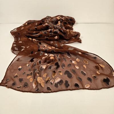 LOT 39: Newspaper Print Tote and Multiple Fashionable Scarves