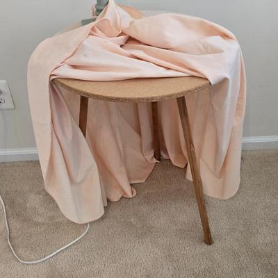 LOT 49: Round Table with Tablecloth, Lamp, Hen Feathers Bud Vase, and Hand-Painted Nippon Trinket Bowl