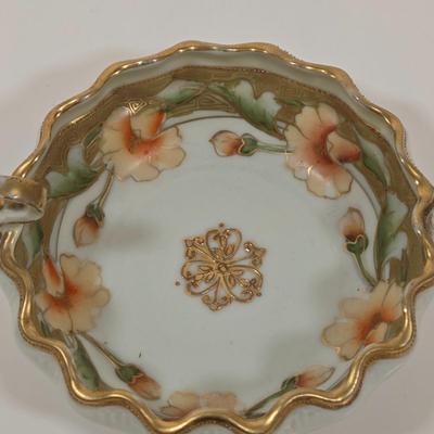 LOT 49: Round Table with Tablecloth, Lamp, Hen Feathers Bud Vase, and Hand-Painted Nippon Trinket Bowl