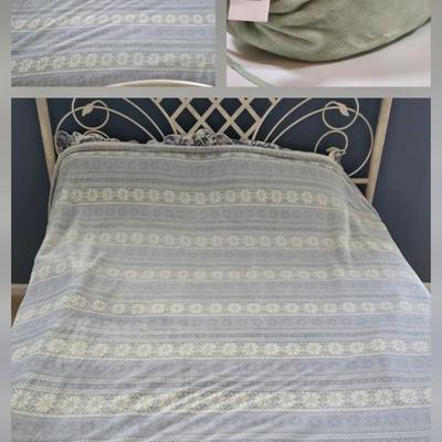 LOT 51: Two Berkshire Blankets (Super Soft and Cozy!) and South Street Loft Queen Size Bed in a Bag
