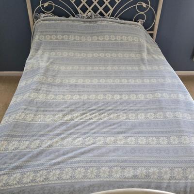 LOT 51: Two Berkshire Blankets (Super Soft and Cozy!) and South Street Loft Queen Size Bed in a Bag