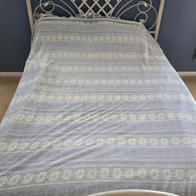 LOT 51: Two Berkshire Blankets (Super Soft and Cozy!) and South Street Loft Queen Size Bed in a Bag