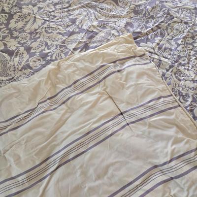 LOT 52: Bella Lux Fine Linens Reversible Comforter and Two Matching Throw Pillows