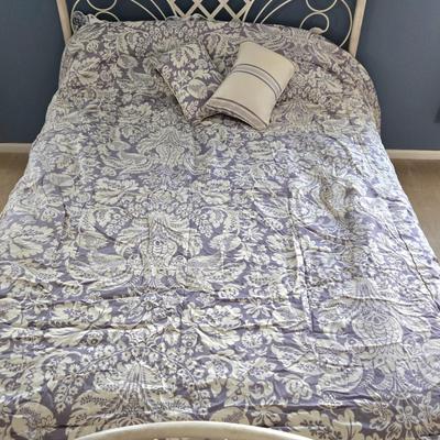 LOT 52: Bella Lux Fine Linens Reversible Comforter and Two Matching Throw Pillows