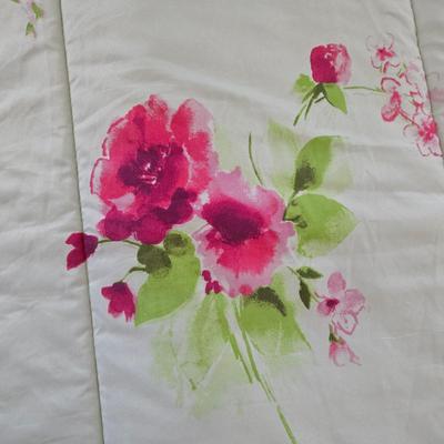 LOT 53: Beautiful Flower Print Comforter with Matching Pillow Shams and Throw Pillow