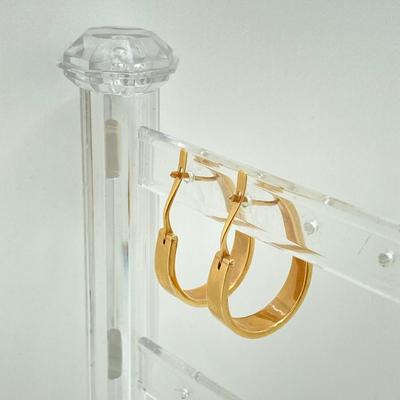 LOT 55: CJ Gold Hoop Earrings - 14KT, TW 3.90g