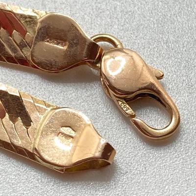 LOT 62: Italy Gold Herringbone Chain Necklace - 14KT / 585, TW 21.33g, 14"