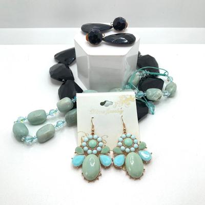 LOT 70: Pair of Vintage Necklace and Earrings Sets (Polished Stone / Onyx)