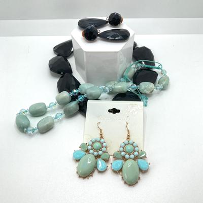 LOT 70: Pair of Vintage Necklace and Earrings Sets (Polished Stone / Onyx)