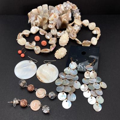 LOT 71: Vintage Shell / Nautical Style Jewelry - Bracelets and Earrings