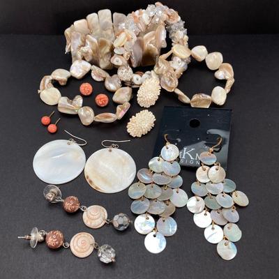 LOT 71: Vintage Shell / Nautical Style Jewelry - Bracelets and Earrings