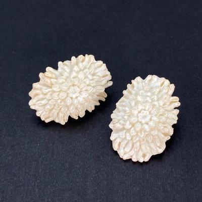 LOT 71: Vintage Shell / Nautical Style Jewelry - Bracelets and Earrings