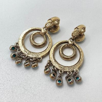 LOT 76: Turquoise Themed Fashion Jewelry Collection