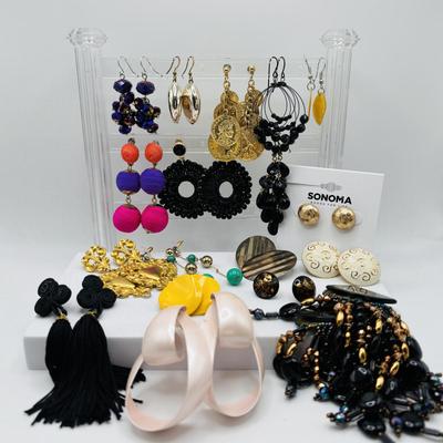 LOT 83: Fashion Pierced Earring Collection & Vintage Black & Gold Dangle Clip-On Earrings
