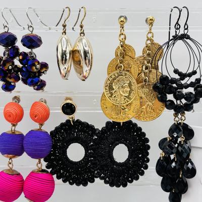 LOT 83: Fashion Pierced Earring Collection & Vintage Black & Gold Dangle Clip-On Earrings