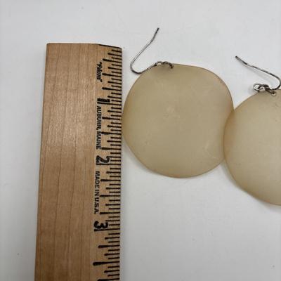 LOT 93: Fashion Necklace Collection: Multi Strand Beaded, Shell/Mother of Pearl and More