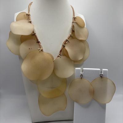 LOT 93: Fashion Necklace Collection: Multi Strand Beaded, Shell/Mother of Pearl and More