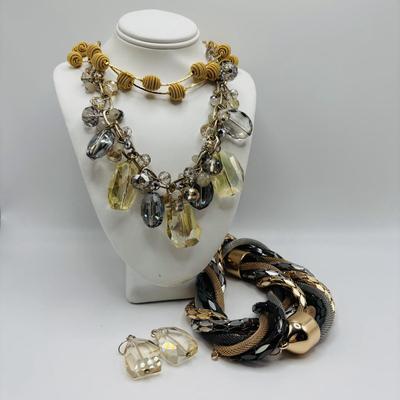 Sale Photo Thumbnail #407