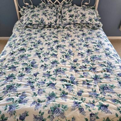 LOT 136: Blue/Periwinkle Flowered Comforter, Matching Pillow Shams, and Full Size Sheet Set