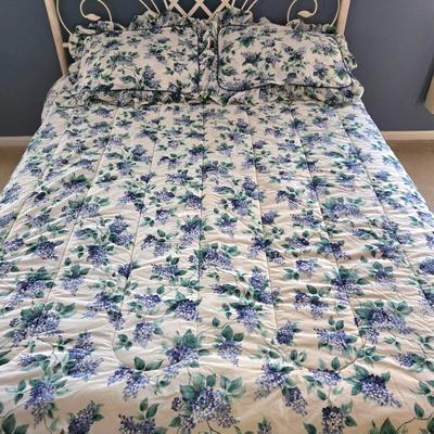LOT 136: Blue/Periwinkle Flowered Comforter, Matching Pillow Shams, and Full Size Sheet Set