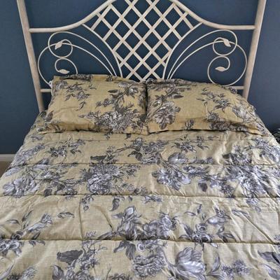 LOT 137: Gold-tone with Grey Flower Print Comforter with Matching Pillow Shams