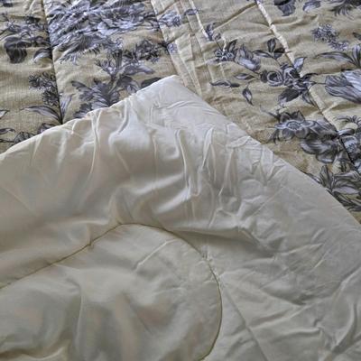 LOT 137: Gold-tone with Grey Flower Print Comforter with Matching Pillow Shams