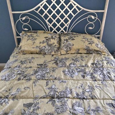 LOT 137: Gold-tone with Grey Flower Print Comforter with Matching Pillow Shams