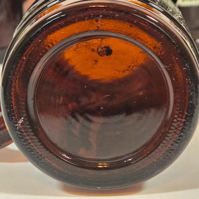 LOT 144: George Washington Bicentennial Mugs