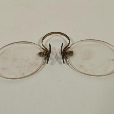 LOT 152: The National Third Reader by Parker & Watson Antique Book, Antique Musket Percussion Caps in Tin Container, Antique Pince...