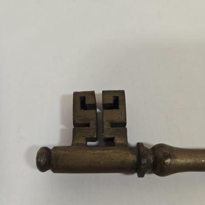 LOT 152: The National Third Reader by Parker & Watson Antique Book, Antique Musket Percussion Caps in Tin Container, Antique Pince...