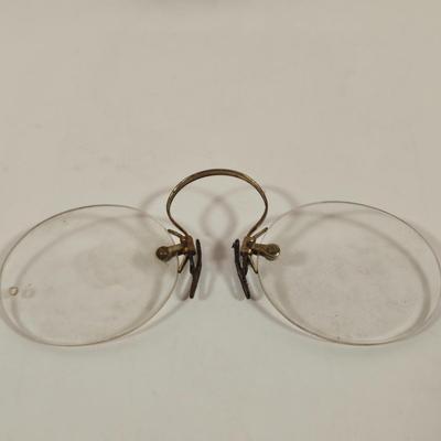 LOT 152: The National Third Reader by Parker & Watson Antique Book, Antique Musket Percussion Caps in Tin Container, Antique Pince...