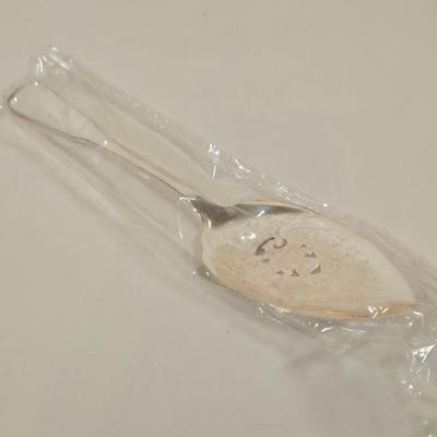 LOT 153: Richard Nixon President Official Inaugural Program January 20,1969, Entrance Ticket, J.W. Dant's Americana Collection Milk...