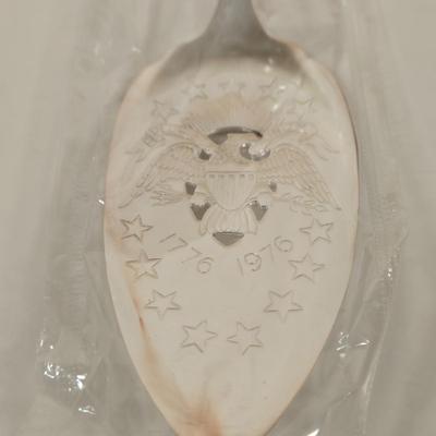 LOT 153: Richard Nixon President Official Inaugural Program January 20,1969, Entrance Ticket, J.W. Dant's Americana Collection Milk...